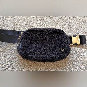 Lululemon Black Sherpa Belt Bag